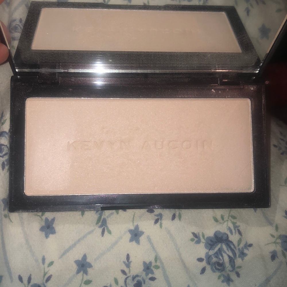 Kevyn Aucoin Neo setting powder